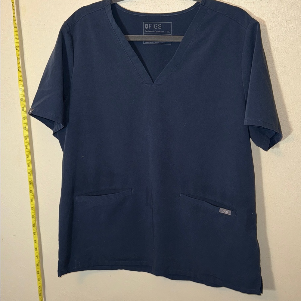 Figs blue/gray Scrub Top